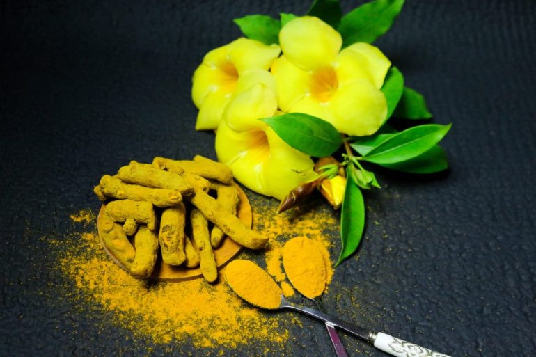 A quoi servent les gélules de curcuma : propriétés, avantages et comment les prendre